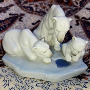 Lladro"Bearly Love" Collectible Figurine #01443 Retired Glazed Finish